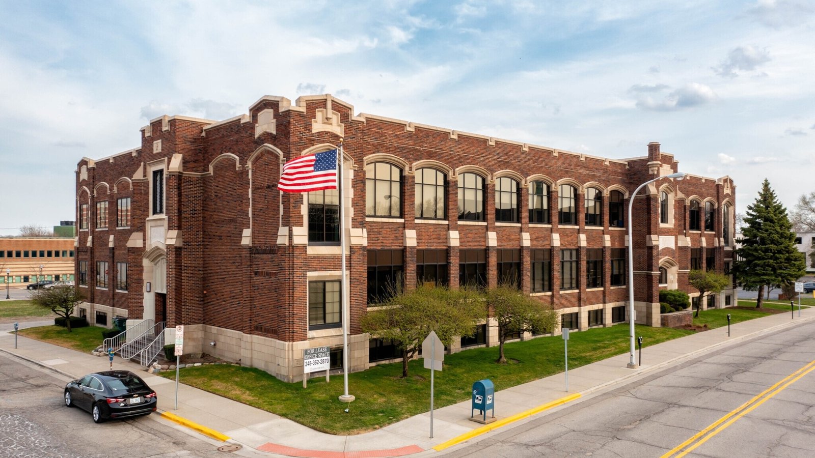 333 W. Seventh Street, Royal Oak